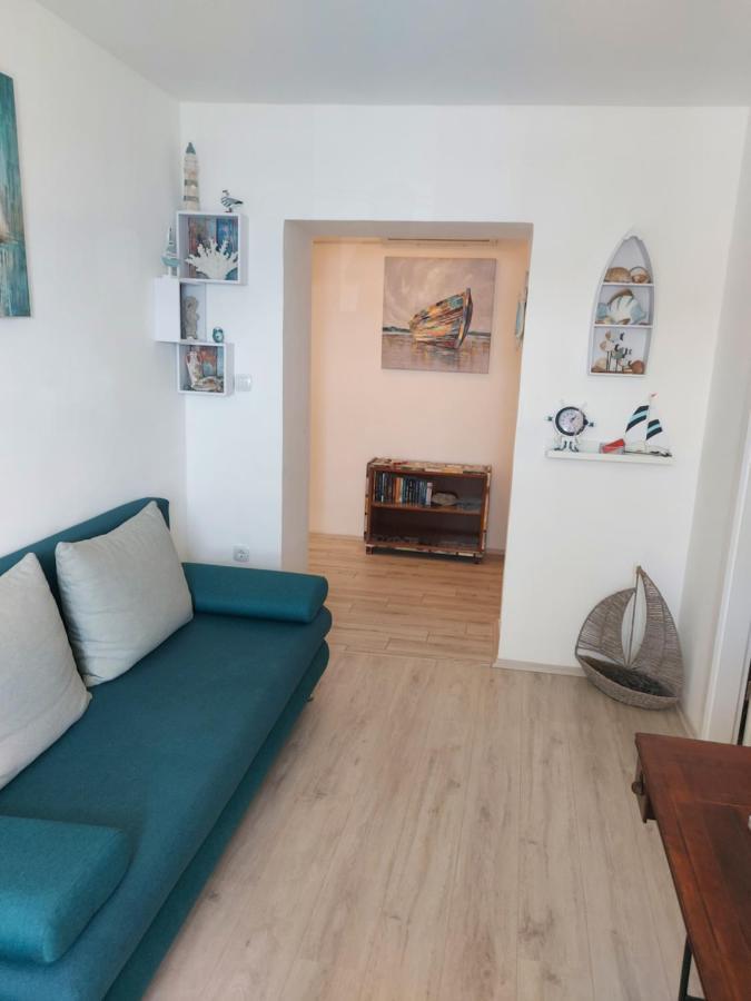 Apartmant Bionda Novi Vinodolski, Cozy And Nice Apartment For 4 People In The City Center Exteriér fotografie